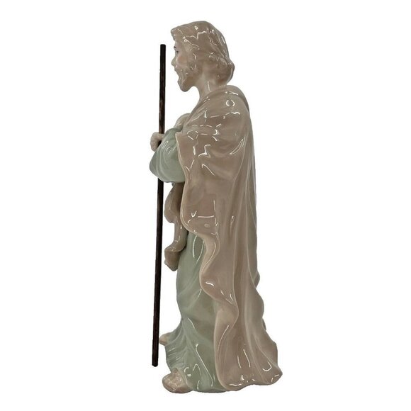 Royal Doulton 2005 Holiday Nativity Christmas Joseph 7 3/4" - Picture 2 of 6